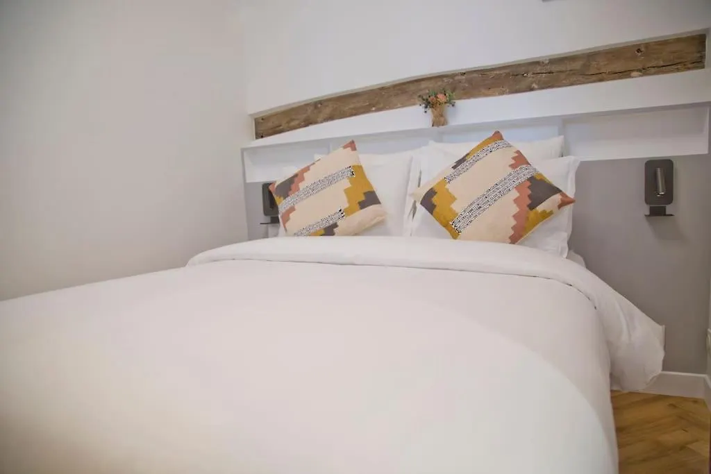 פריז Fully Renovated Historic Apt In Heart Mouffetard 0*,  צרפת