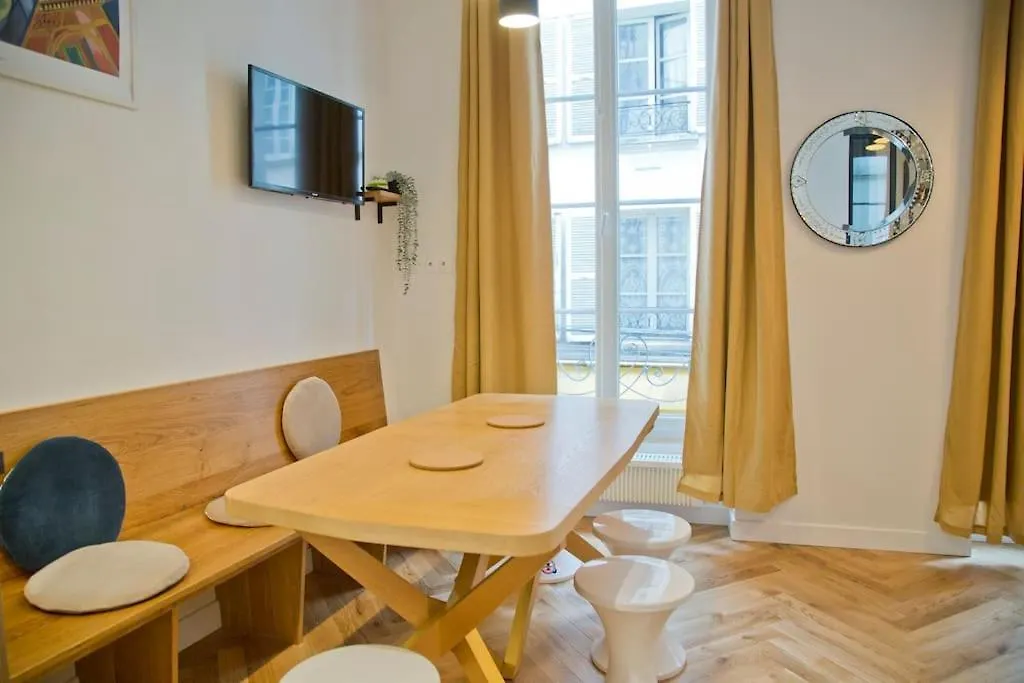 Apartament Fully Renovated Historic Apt In Heart Mouffetard Paryż